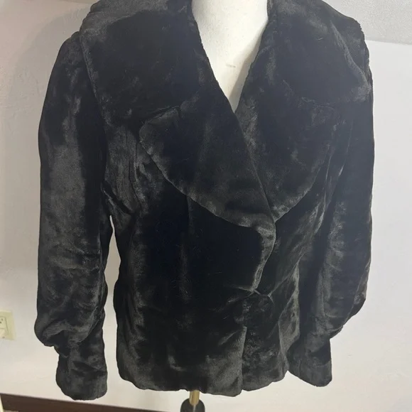 Elegant Vintage Black Faux Fur Short Stylish Jacket Big Button - Picture 3 of 11